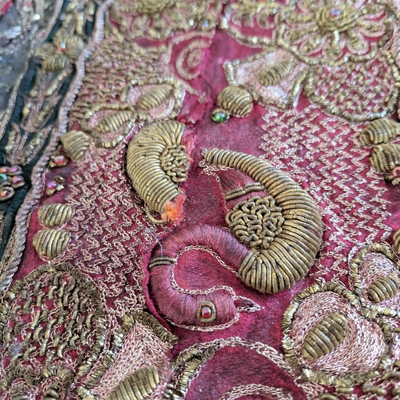 2 Cranberry & bronze handmade Indian cushions NWOT - Picture 6 of 8